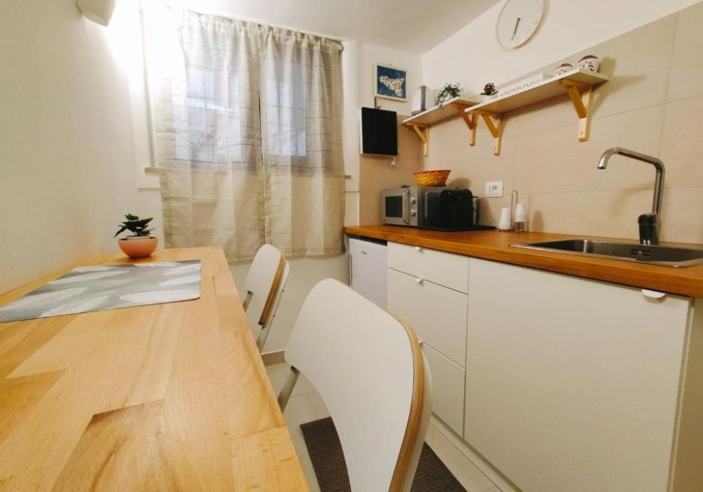 H1 - Smart Stay