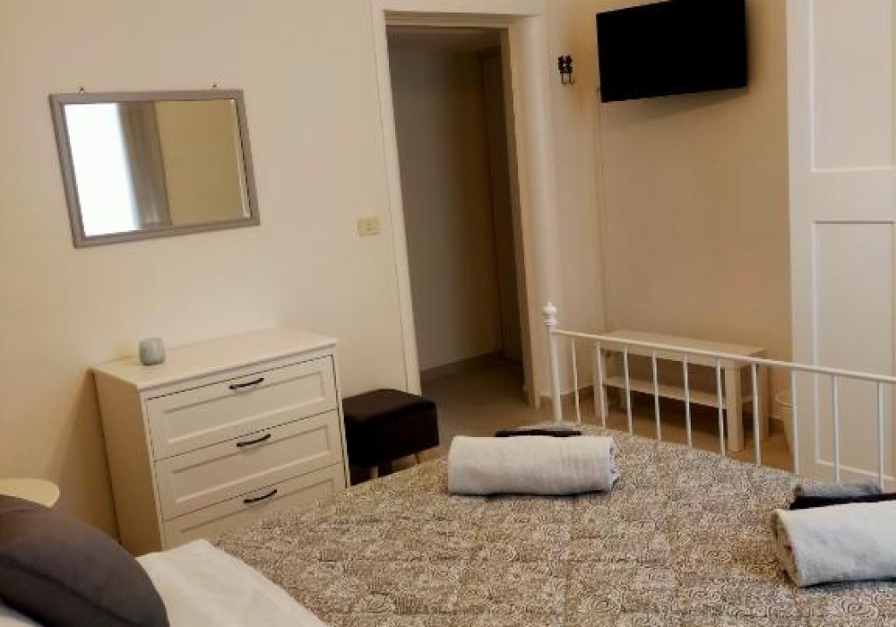 H4 - Group Suite