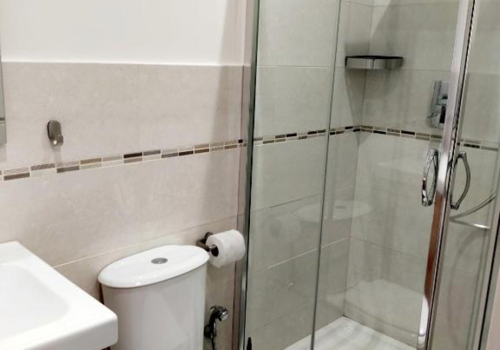 H4 - Group Suite